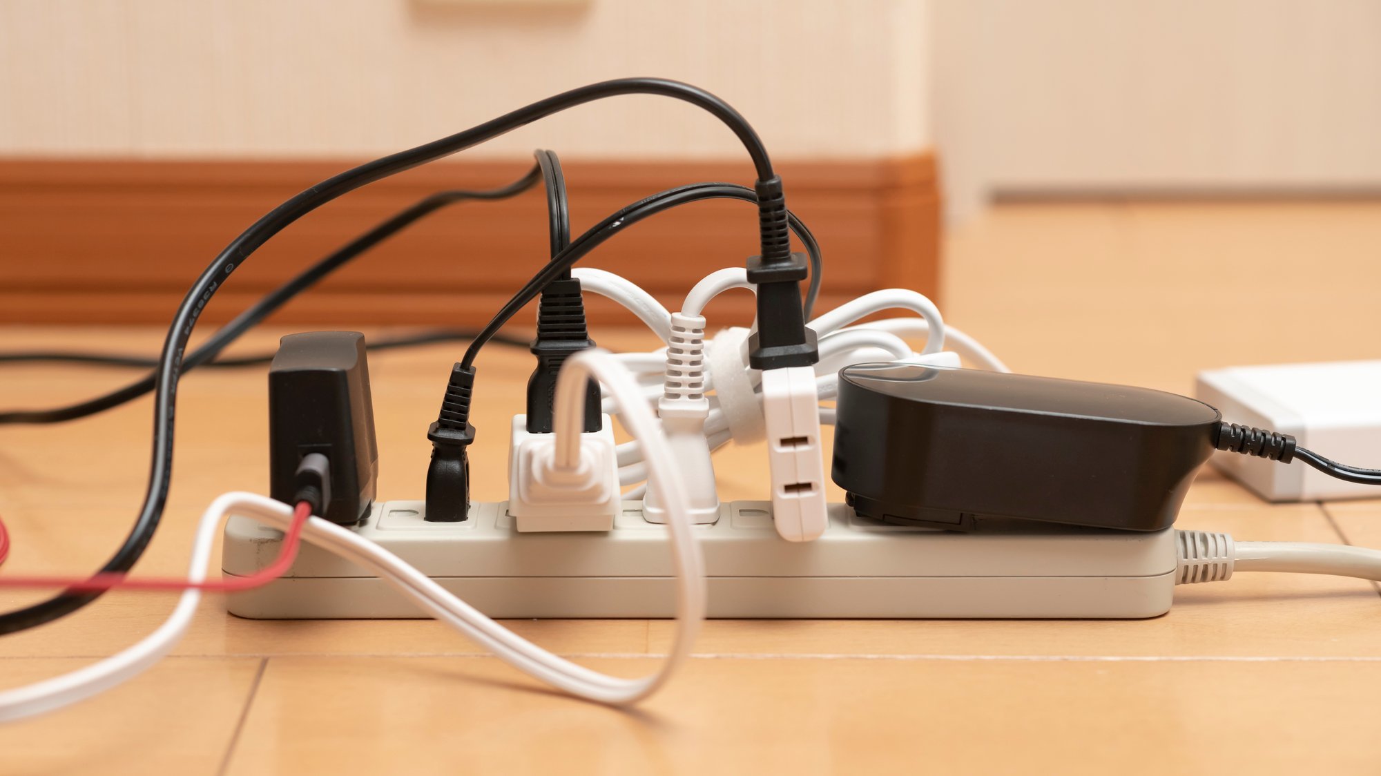 タコ足は危ない!キッチン家電の消費電力は意外と高い