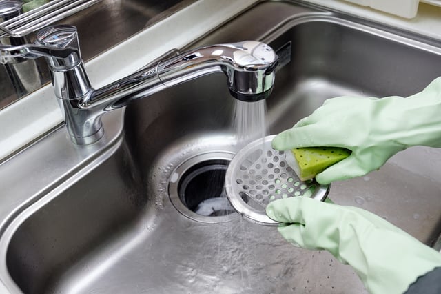 キッチンの排水口掃除に使うスポンジの種類