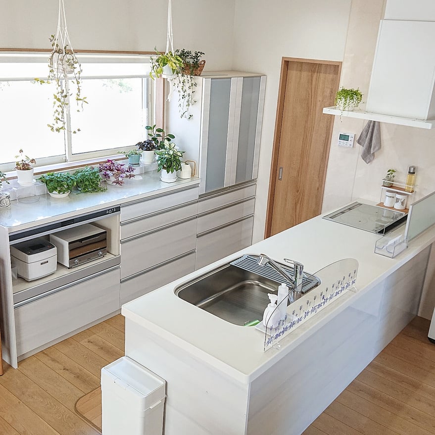 人気の白いキッチンのアイデア集 広々 明るい空間を実現したい キッチンな暮らし